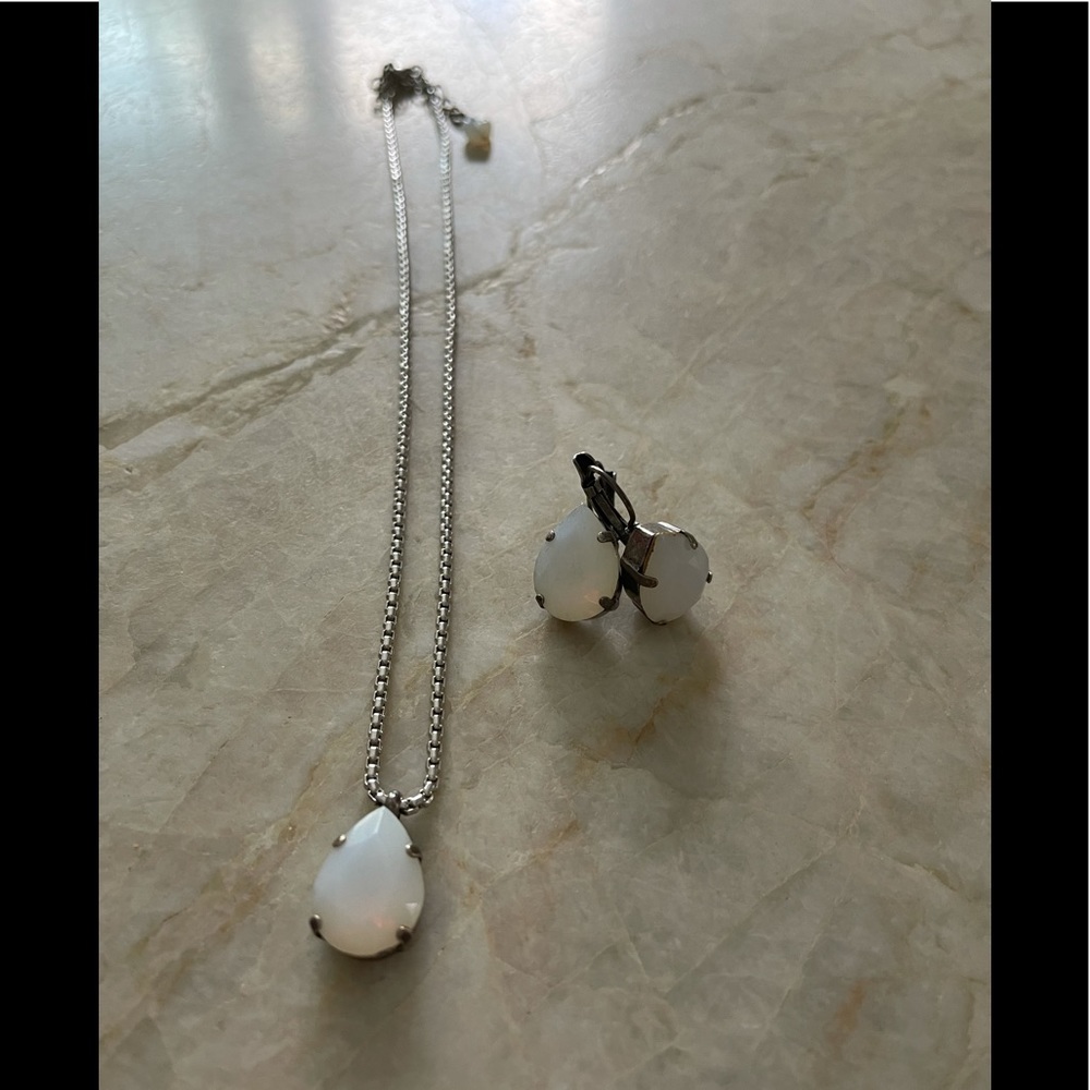 Necklace & earring set